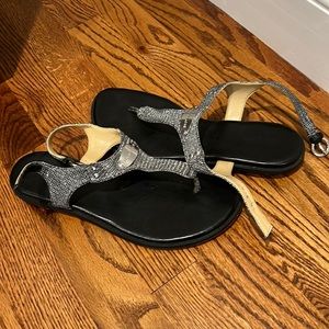 Michael Michael Kors MK Plated Glitter Thong Sandal size 8 in black.